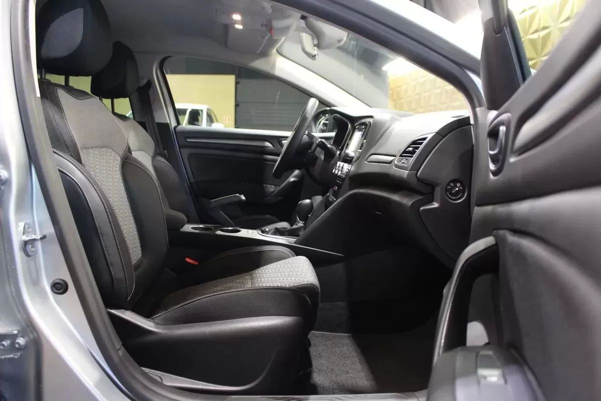renault-megane-sport-tourer-2021-diesel-1461cc