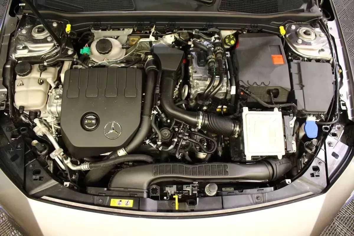 mercedes-benz-cla-2022-hibrido-1332cc