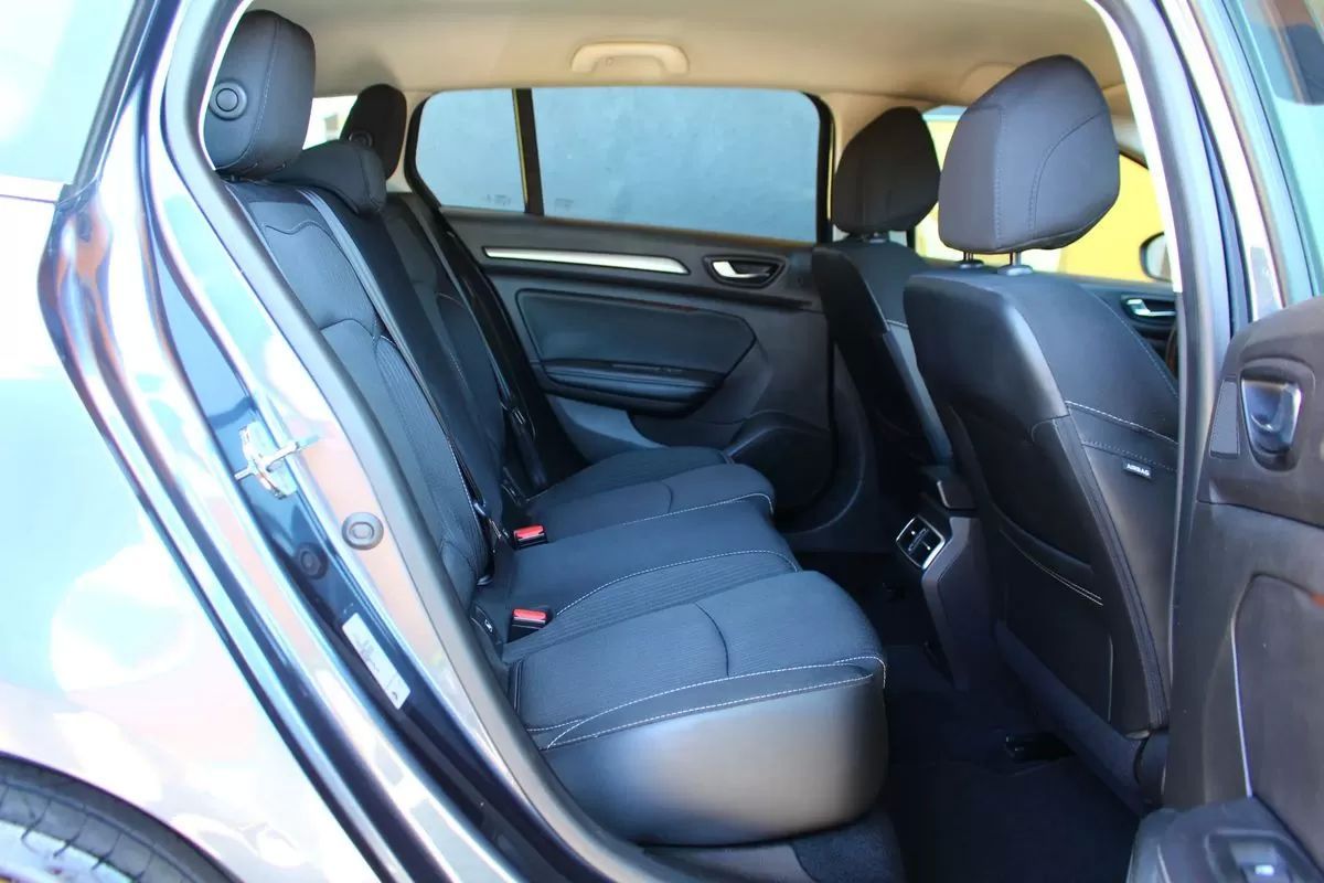 renault-megane-sport-tourer-2018-diesel-1461cc
