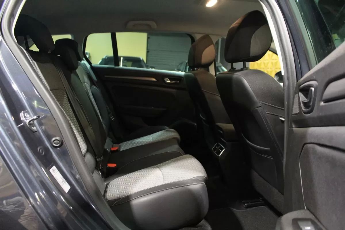 renault-megane-sport-tourer-2022-diesel-1461cc