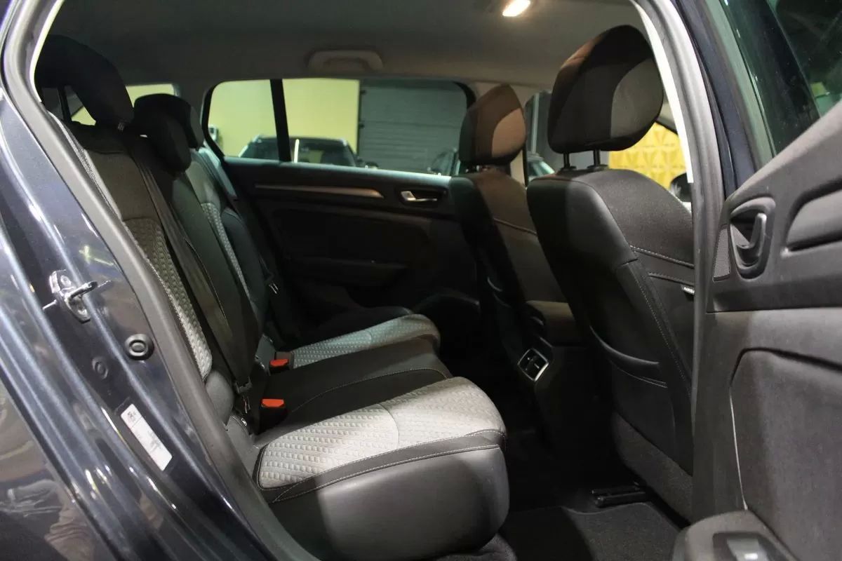 renault-megane-sport-tourer-2022-diesel-1461cc