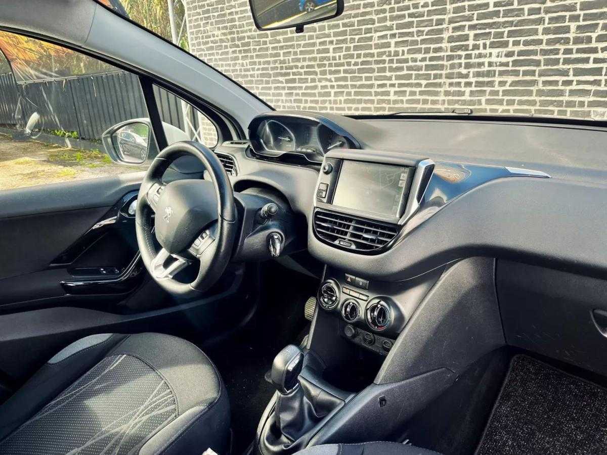 peugeot-208-2013-gasolina-1199cc