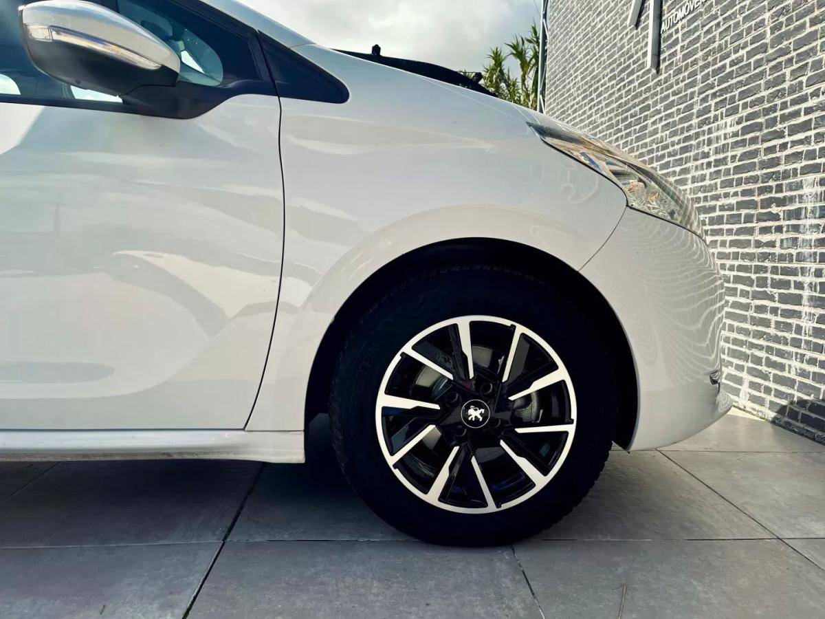 peugeot-208-2013-gasolina-1199cc