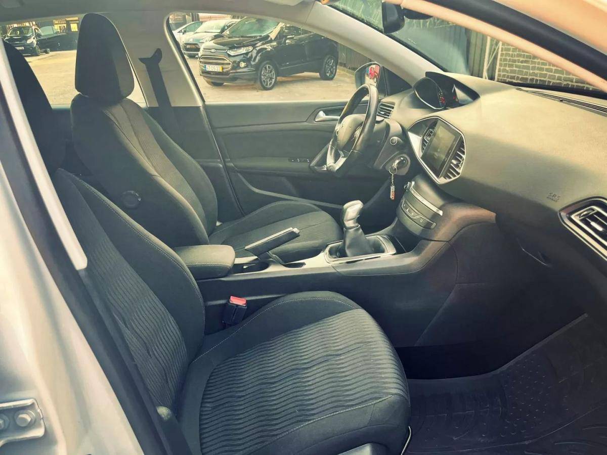 peugeot-308-2014-gasolina-1199cc