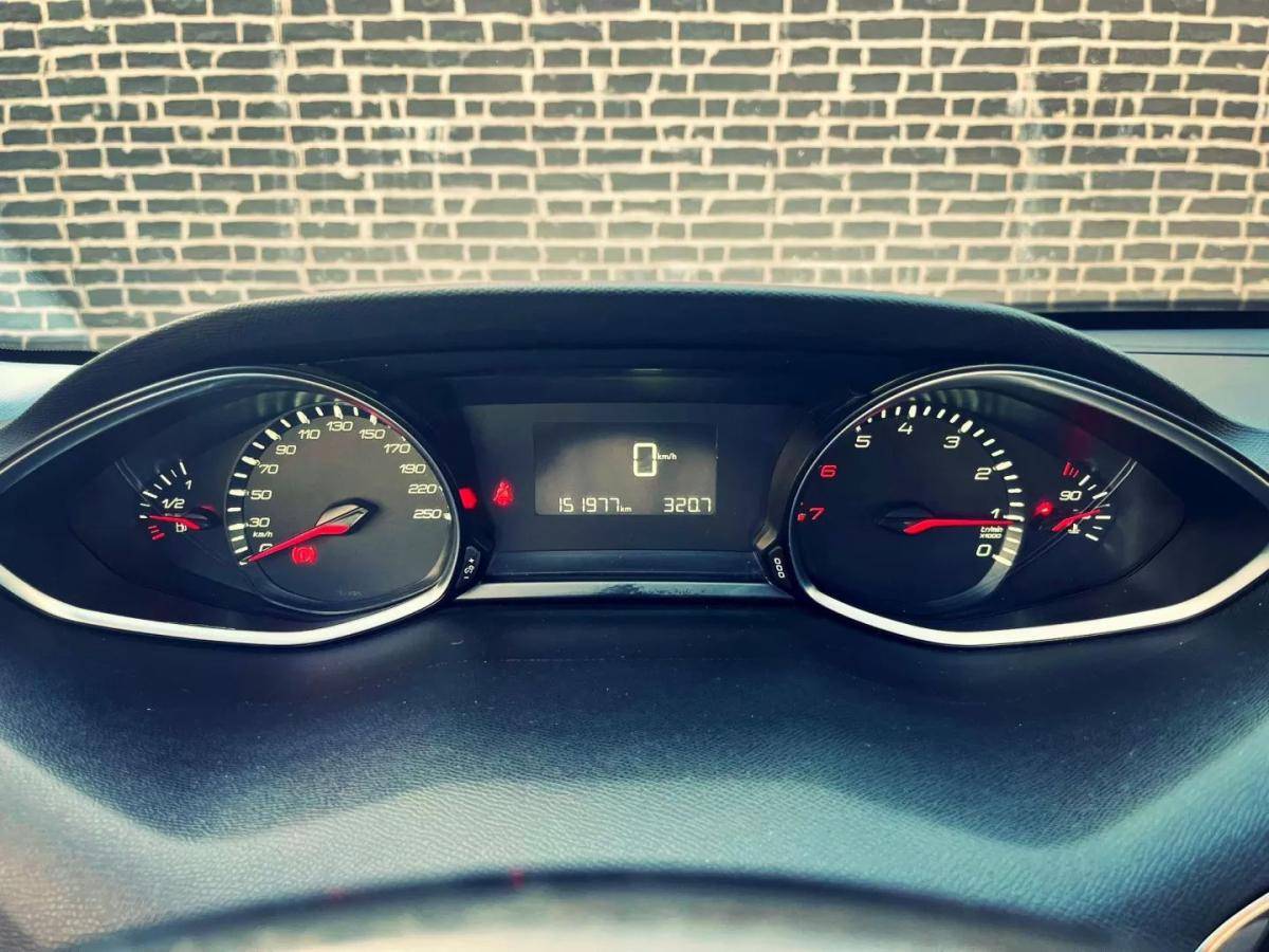 peugeot-308-2014-gasolina-1199cc