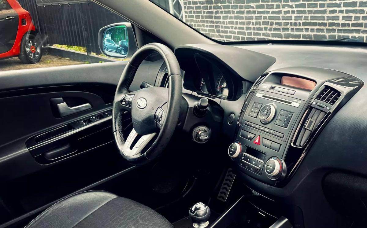kia-ceed-sw-2010-diesel-1582cc