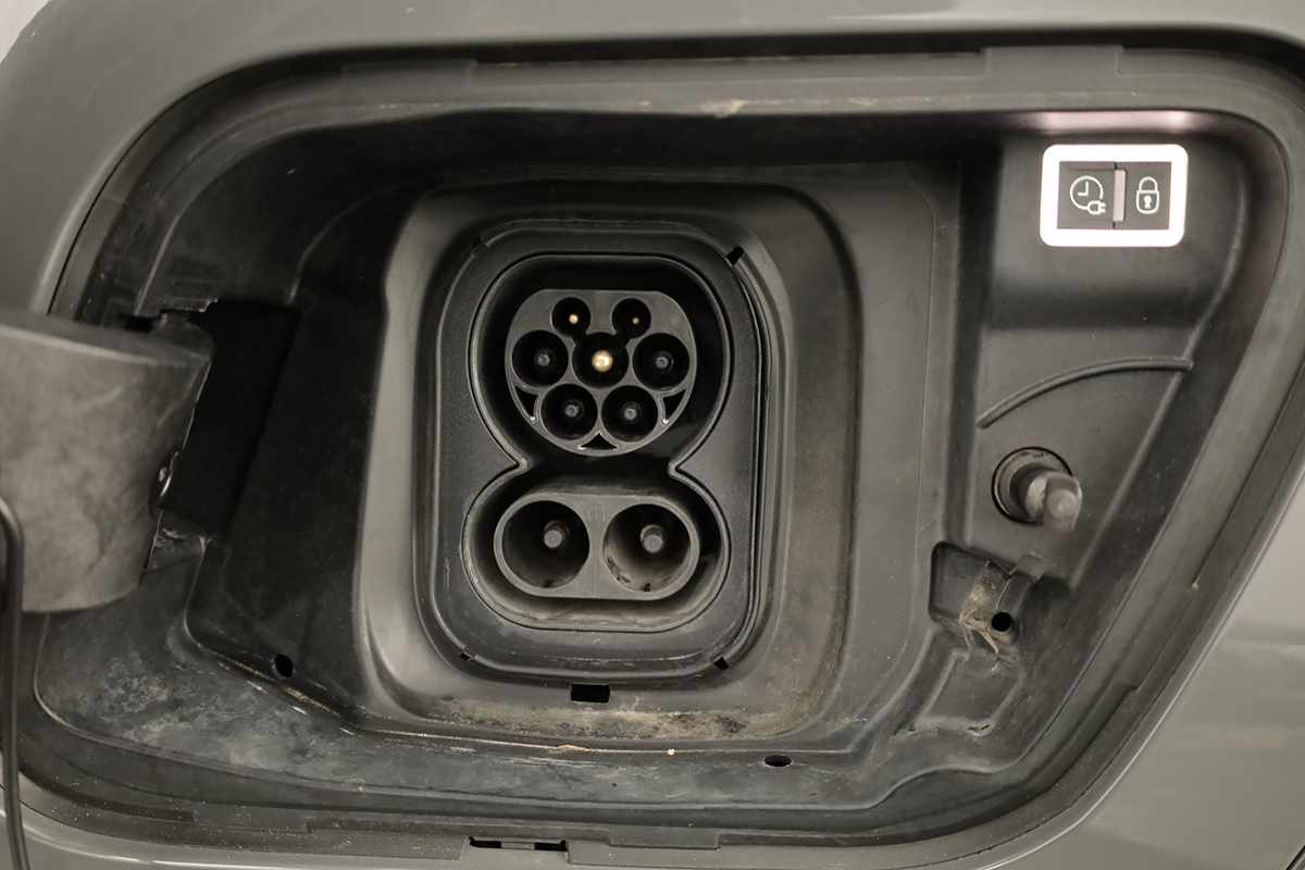 peugeot-e-2008-2024-eletrico-0cc