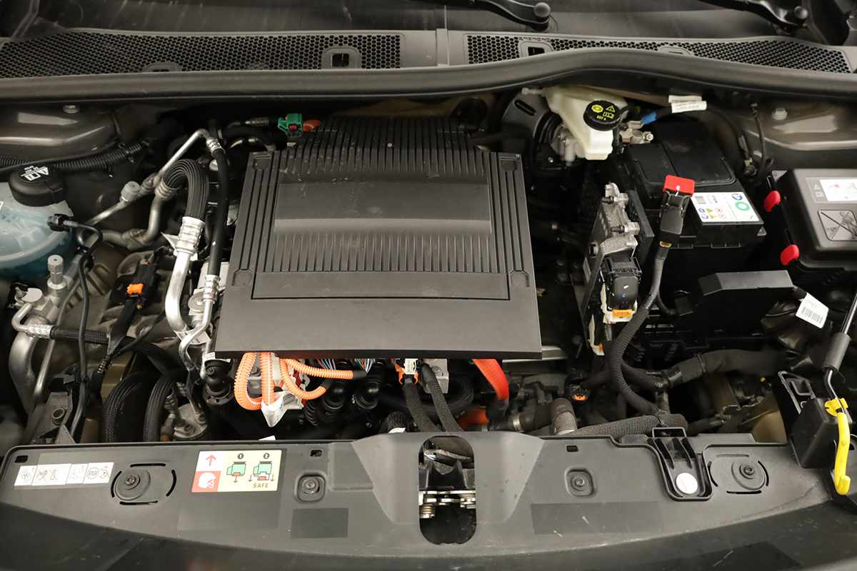 peugeot-e-2008-2024-eletrico-0cc