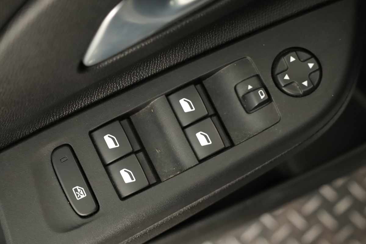 opel-corsa-2025-gasolina-1199cc