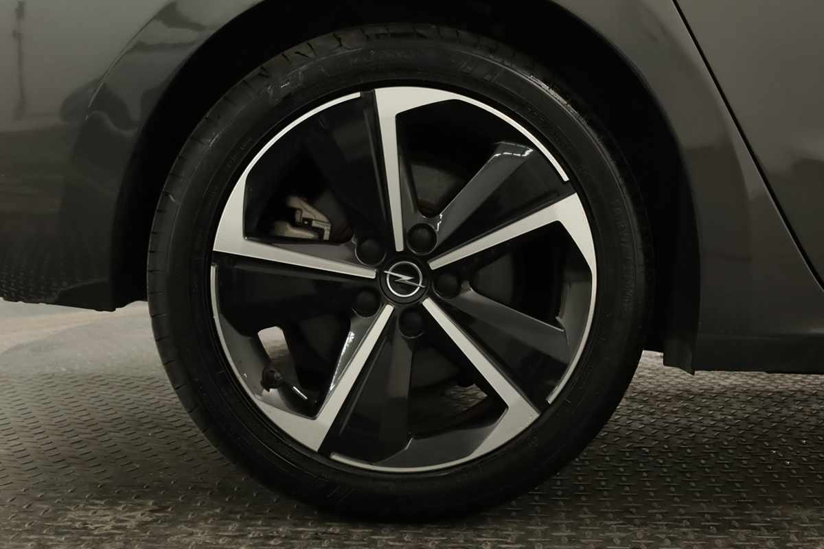 opel-astra-2023-hibrido-a-gasolina-1598cc