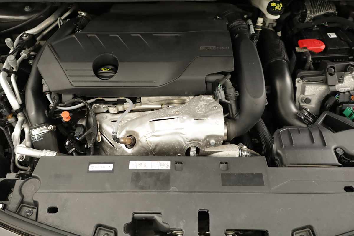 opel-astra-2023-hibrido-a-gasolina-1598cc