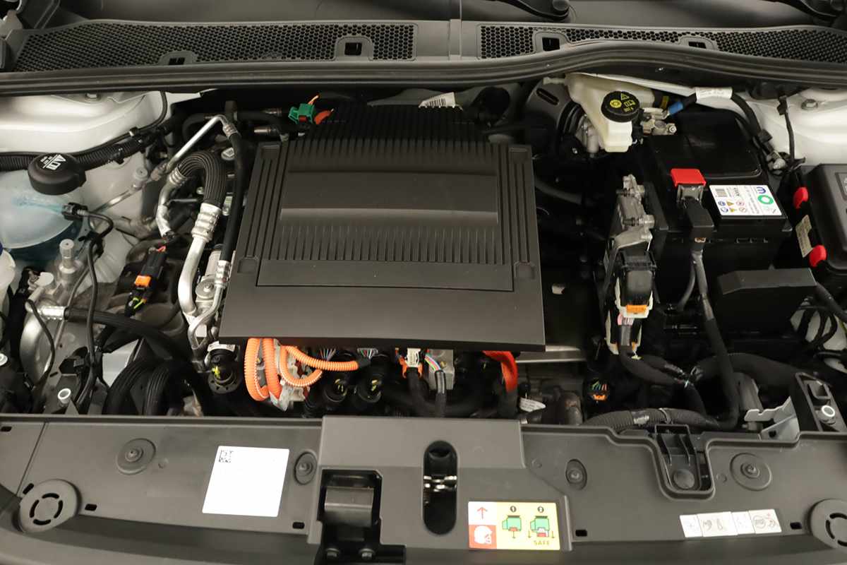 peugeot-e-208-2025-eletrico-0cc