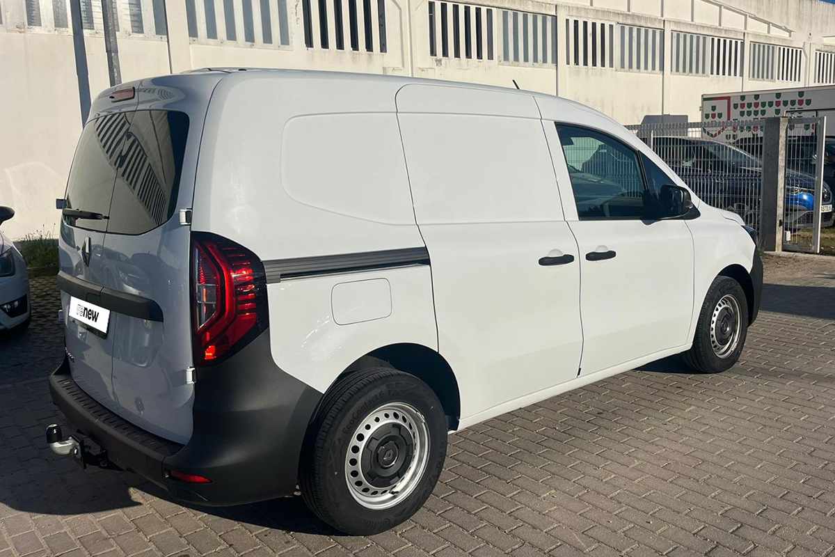 renault-kangoo-2025-diesel-1461cc