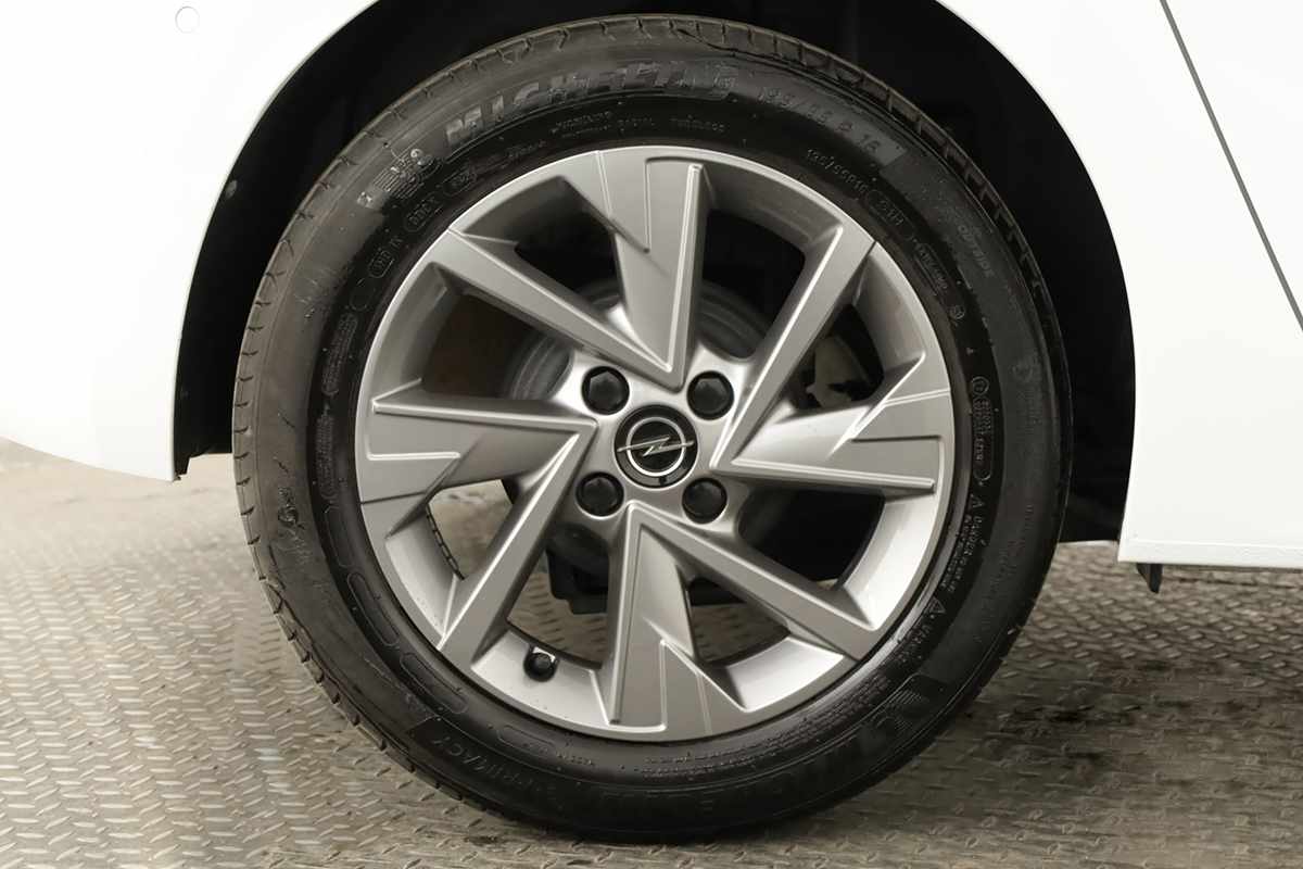 opel-corsa-2025-gasolina-1199cc