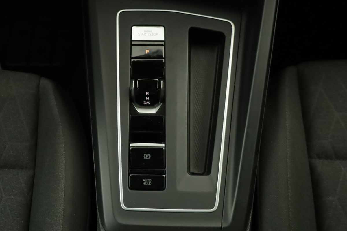 volkswagen-golf-2025-hibrido-a-gasolina-1498cc