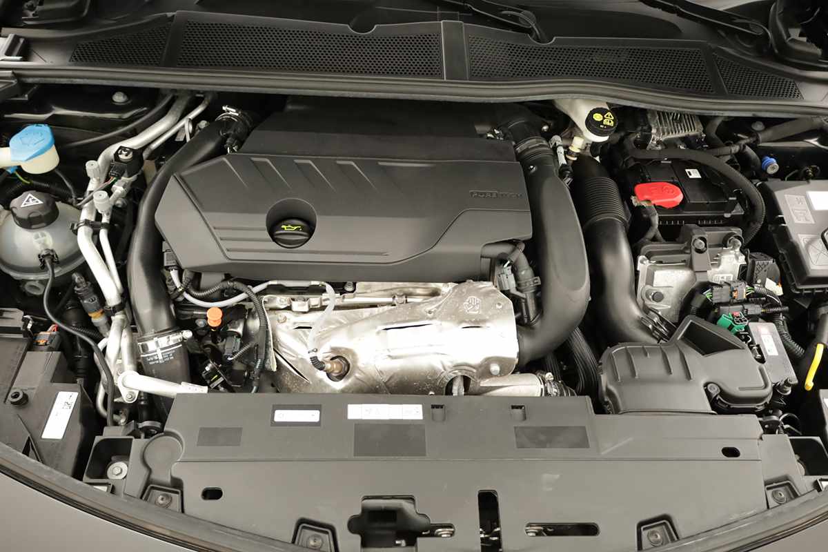 opel-astra-2023-hibrido-a-gasolina-1598cc