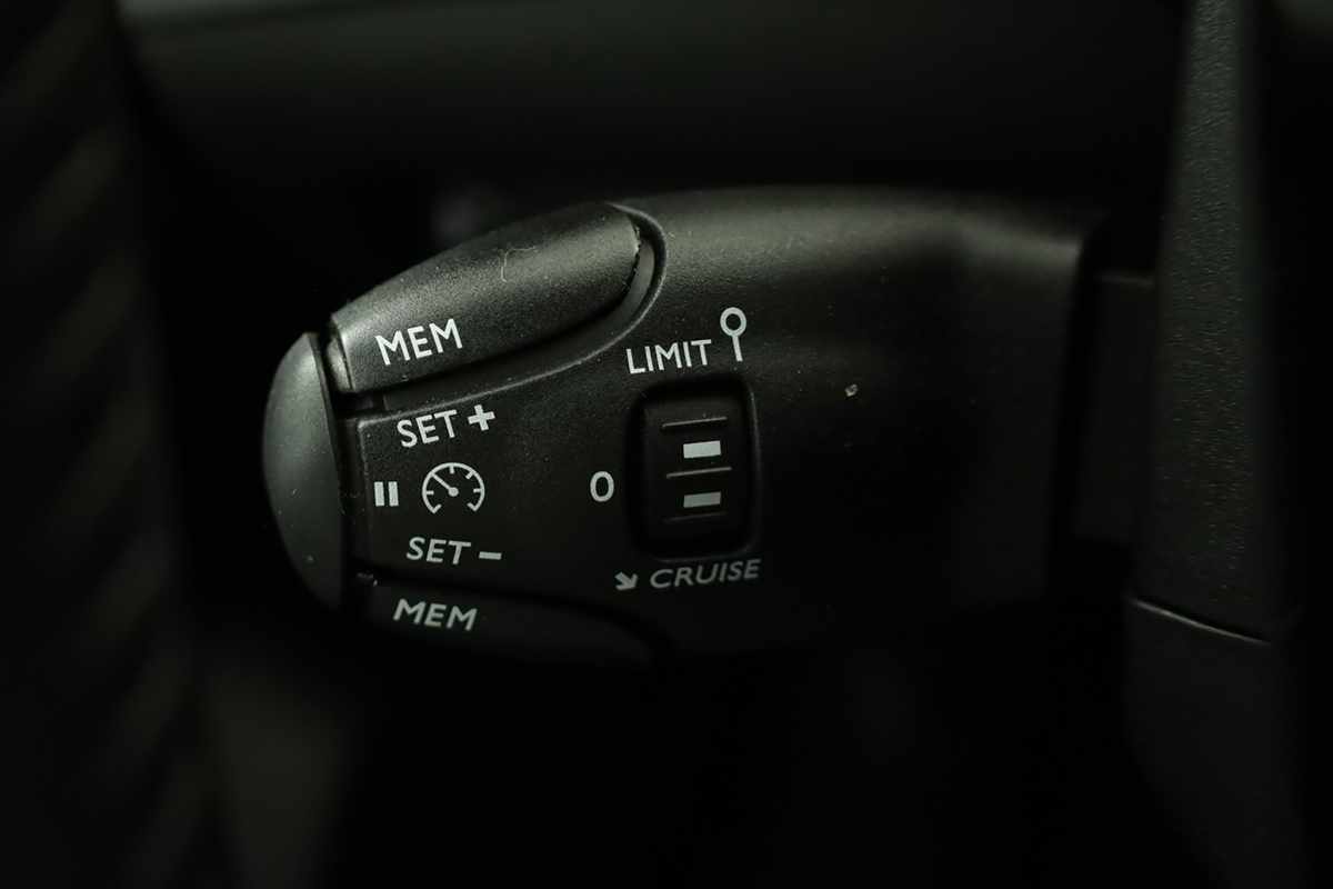 peugeot-e-208-2024-eletrico-0cc