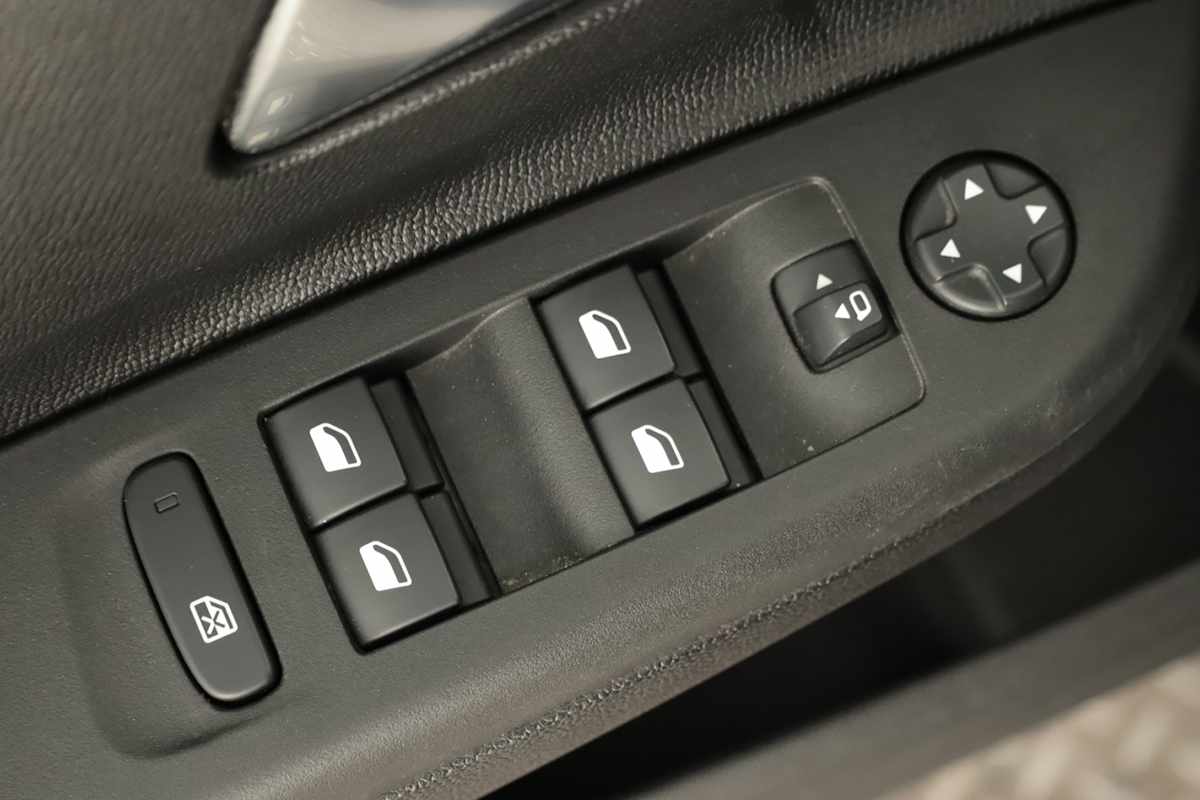 opel-corsa-2025-gasolina-1199cc