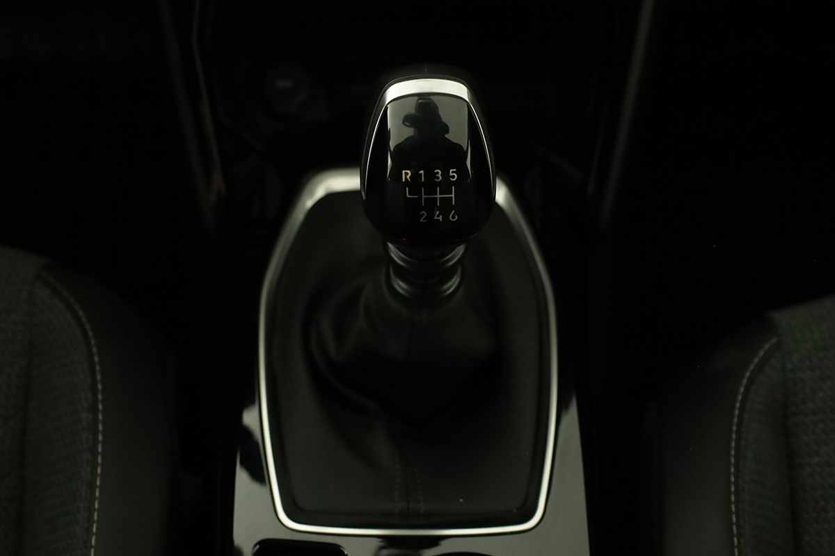 peugeot-2008-2024-gasolina-1199cc