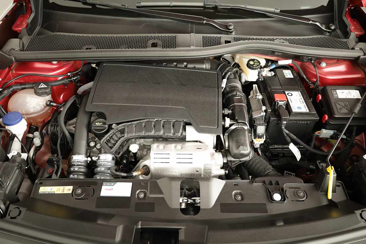 peugeot-2008-2024-gasolina-1199cc