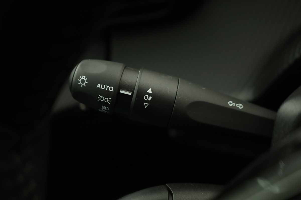 peugeot-e-208-2025-eletrico-0cc