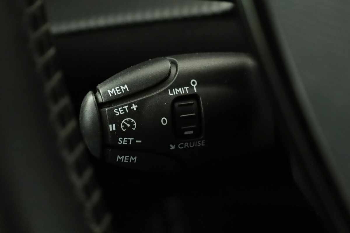 peugeot-2008-2020-gasolina-1199cc