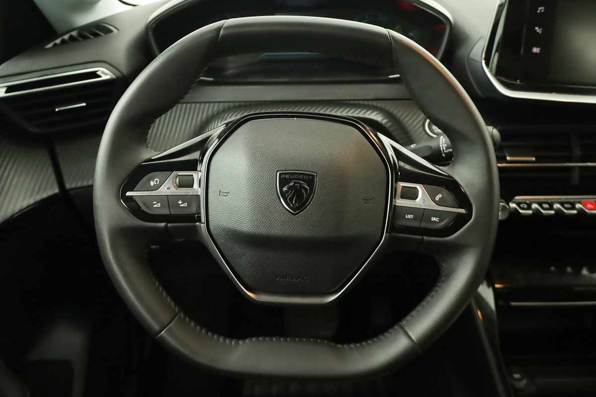 peugeot-e-208-2024-eletrico-0cc