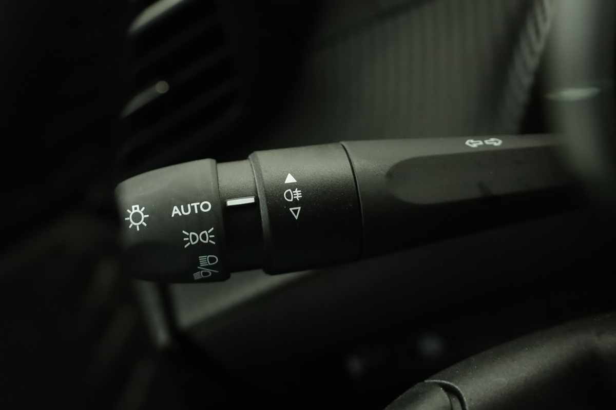 peugeot-e-208-2024-eletrico-0cc