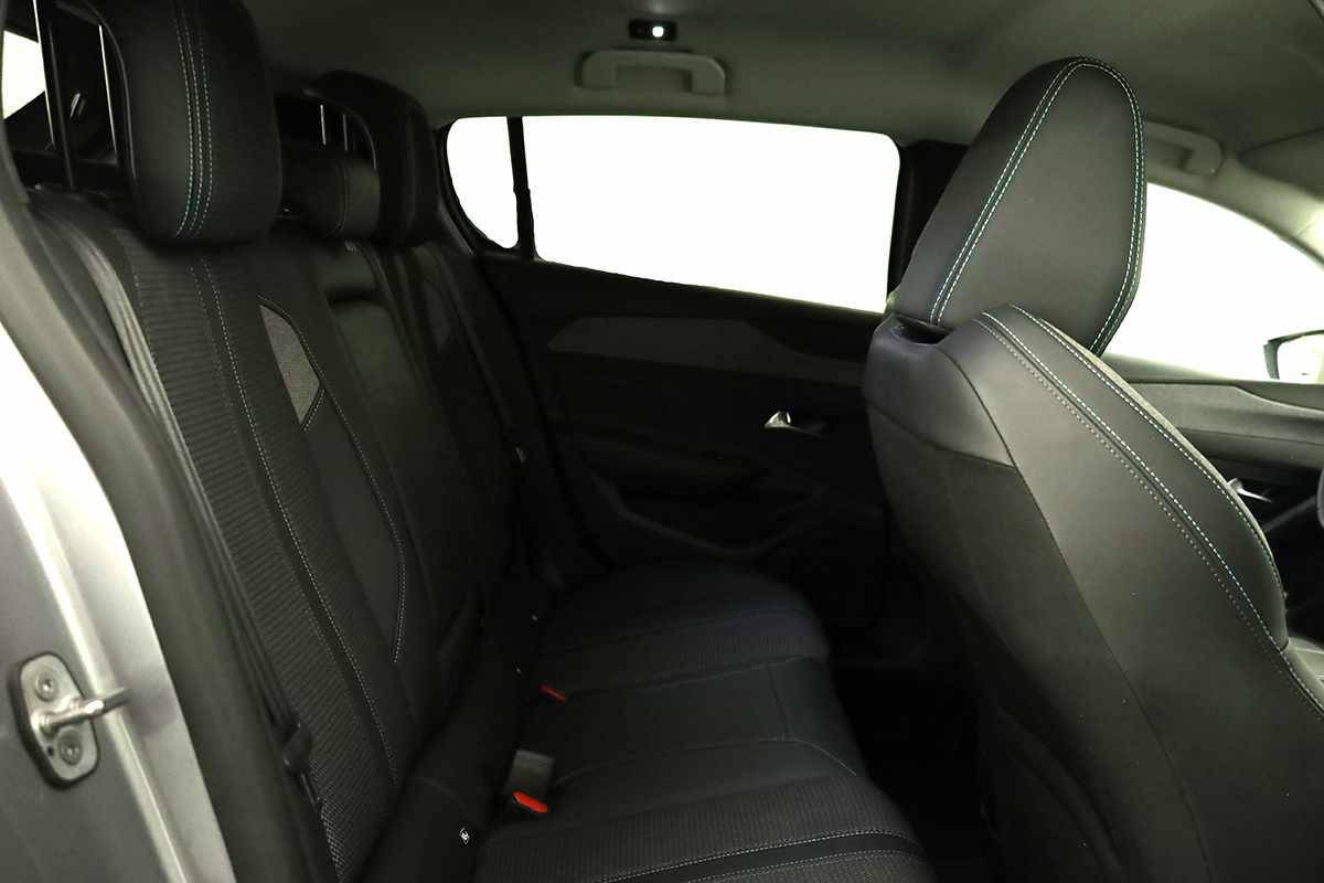 peugeot-308-2023-gasolina-1199cc