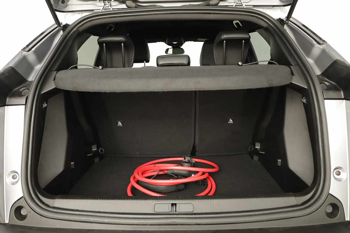 peugeot-e-2008-2024-eletrico-0cc