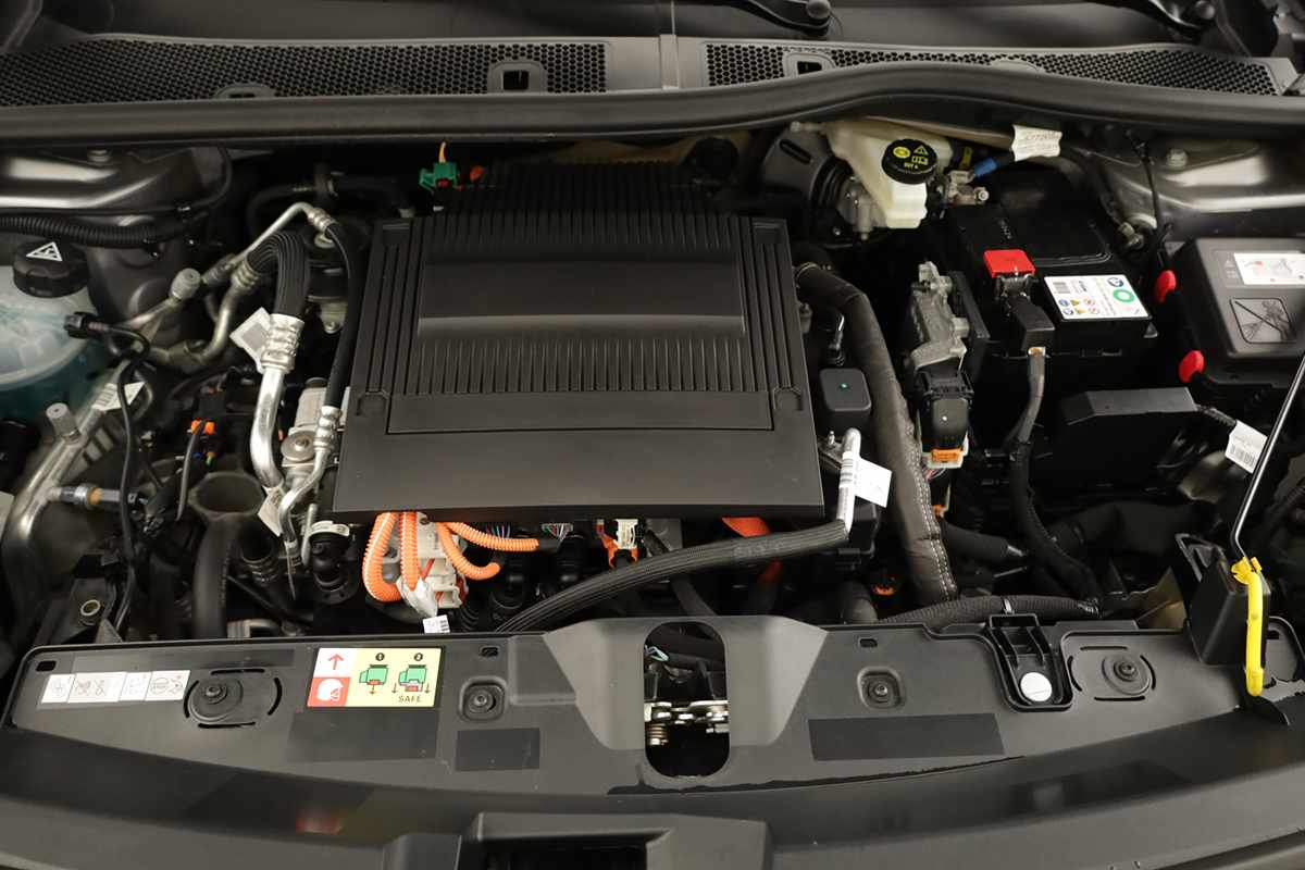 peugeot-e-2008-2024-eletrico-0cc