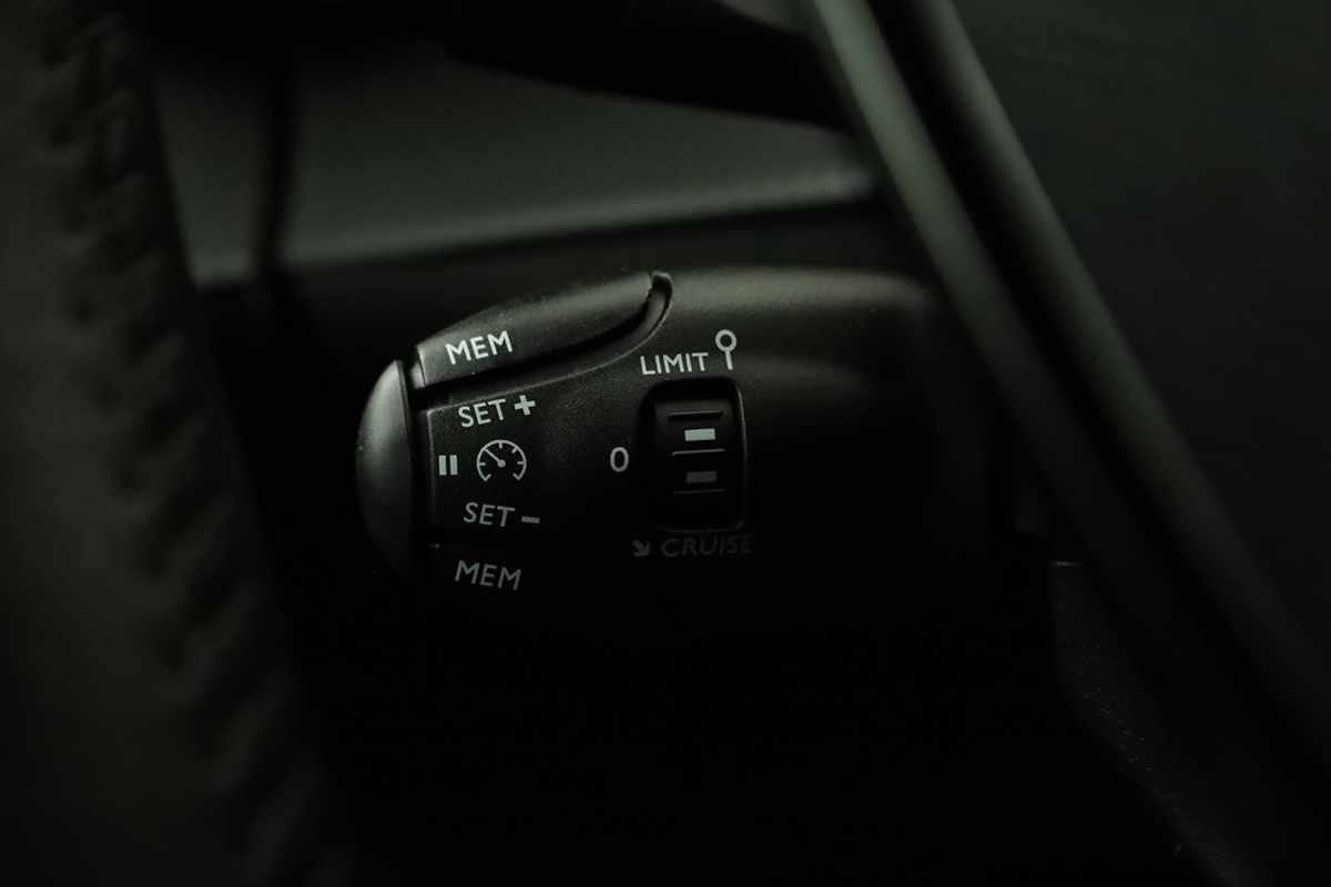 peugeot-e-208-2024-eletrico-0cc