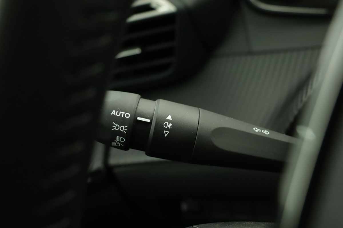 peugeot-208-2025-gasolina-1199cc