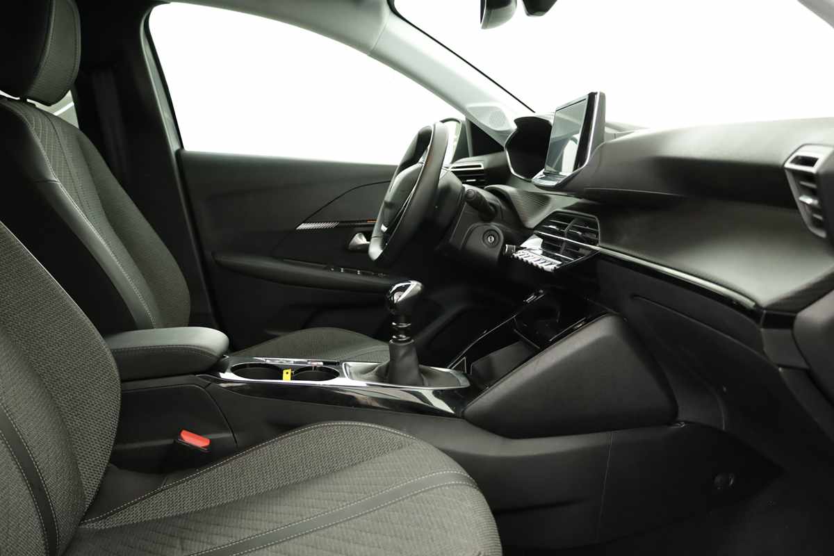 peugeot-208-2025-gasolina-1199cc