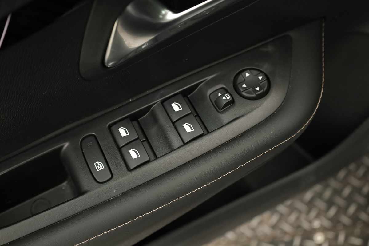 peugeot-208-2025-gasolina-1199cc
