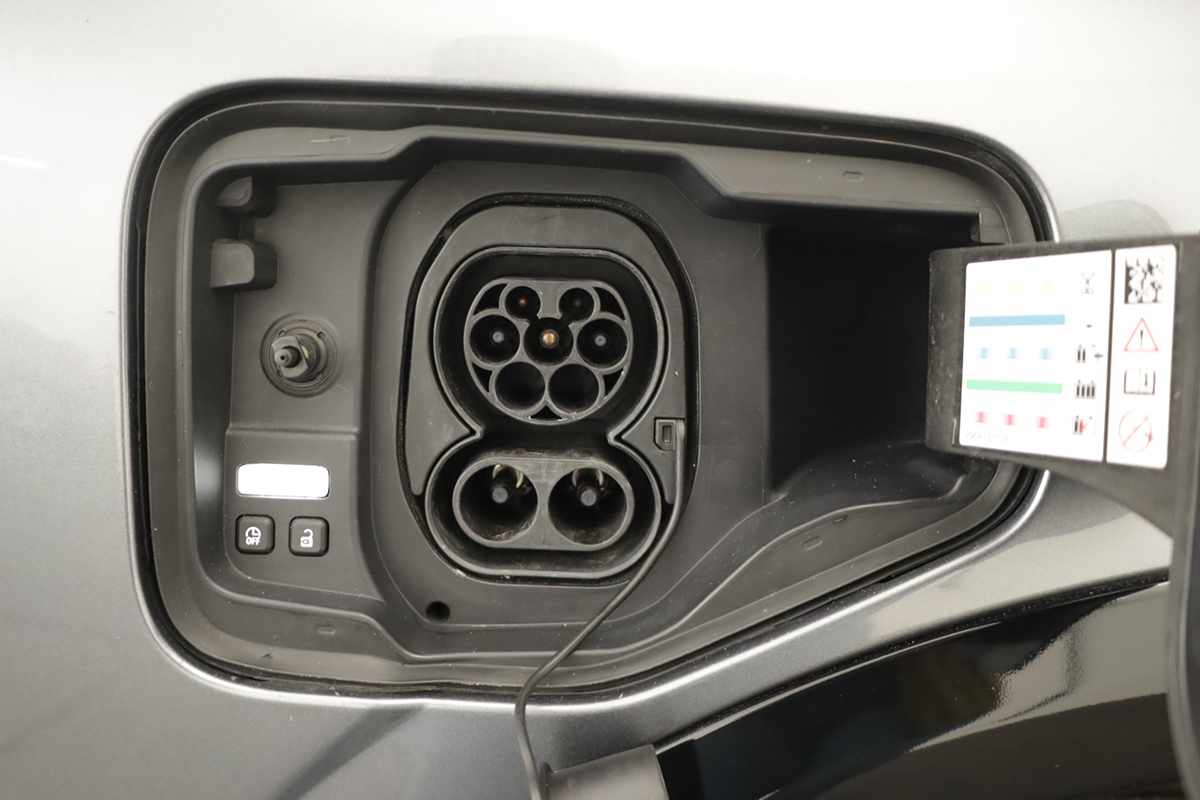 renault-megane-e-tech-2023-eletrico-0cc