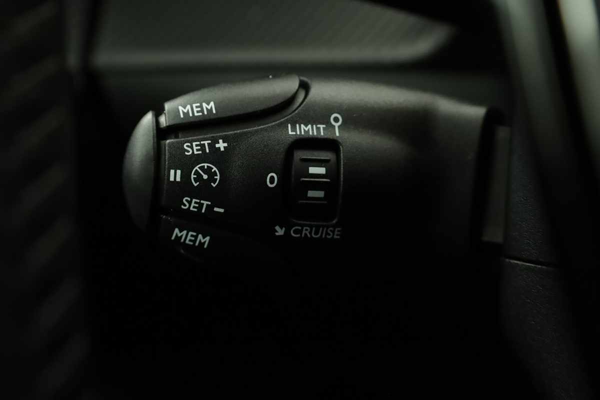 peugeot-208-2025-gasolina-1199cc