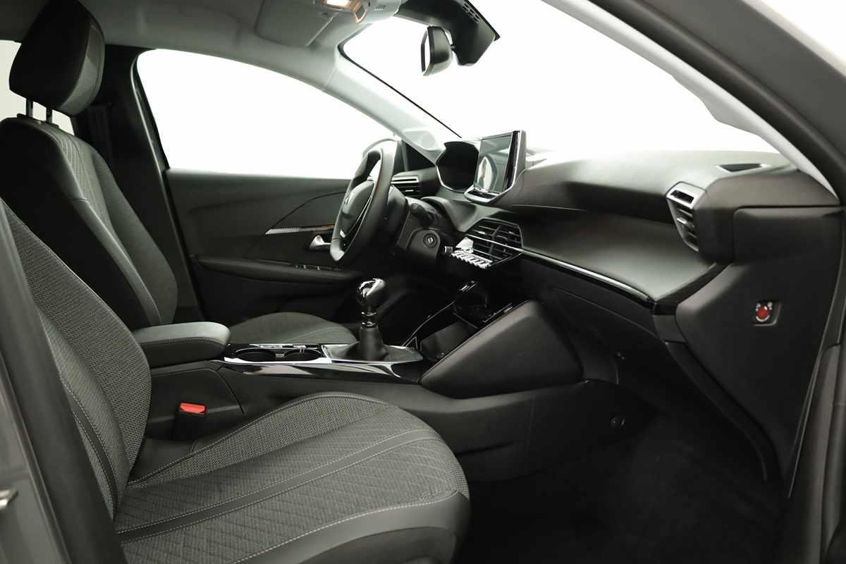 peugeot-208-2025-gasolina-1199cc