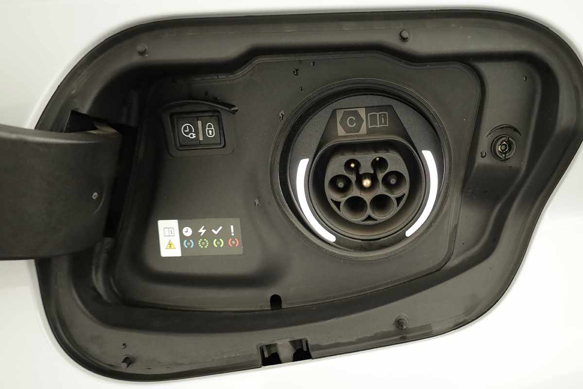 peugeot-308-2023-hibrido-a-gasolina-1598cc
