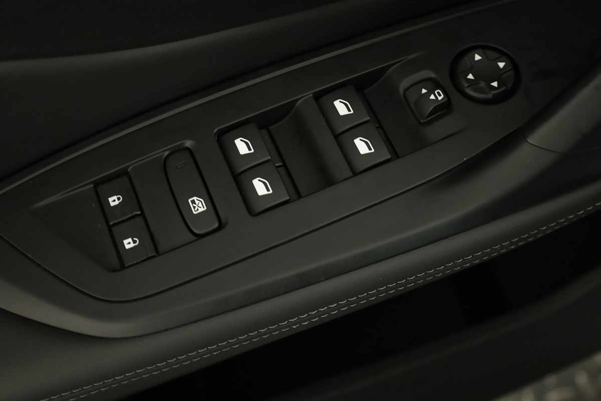 peugeot-308-2023-hibrido-a-gasolina-1598cc