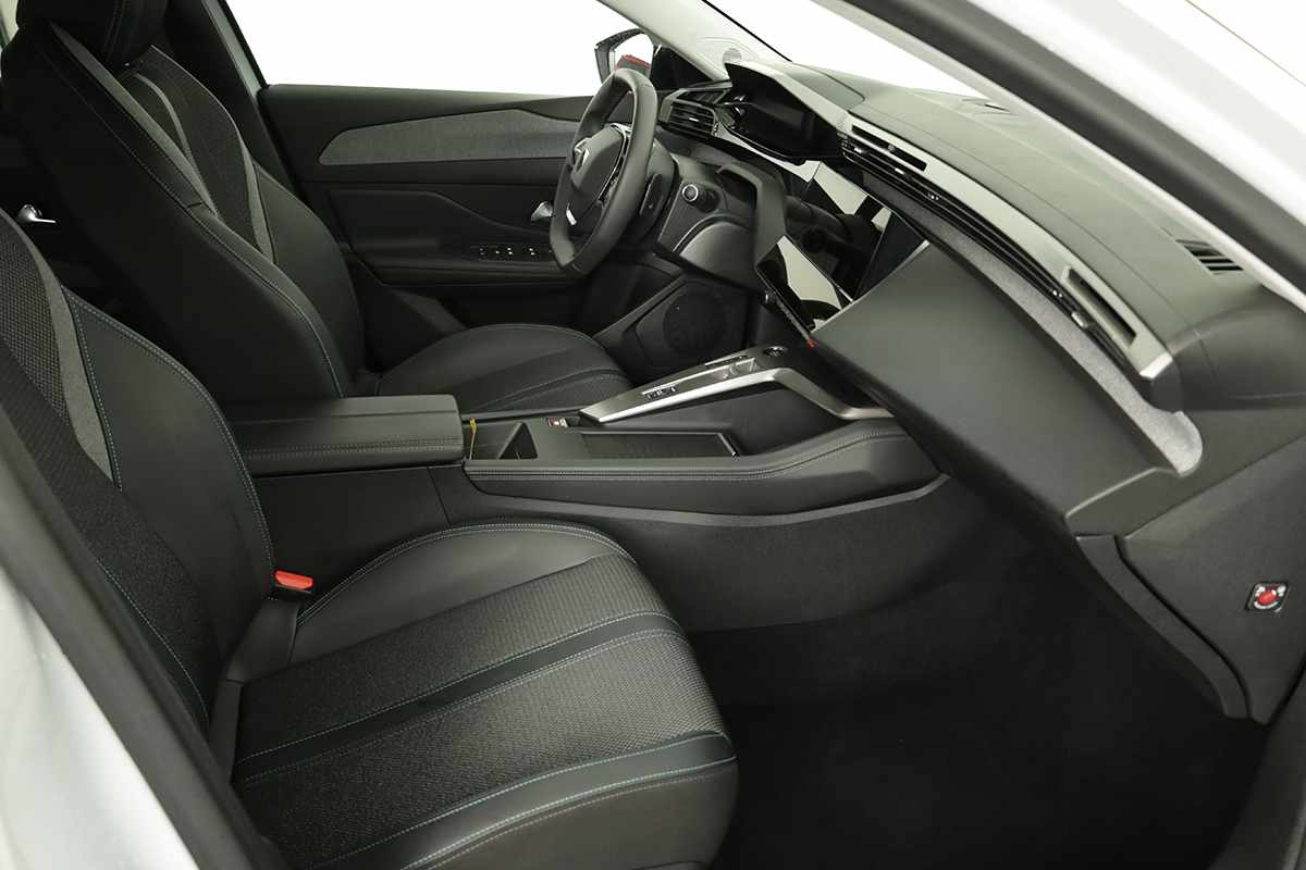 peugeot-308-2023-hibrido-a-gasolina-1598cc