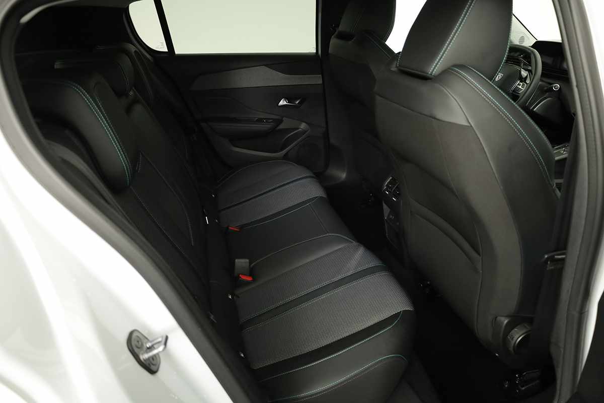 peugeot-308-2023-hibrido-a-gasolina-1598cc