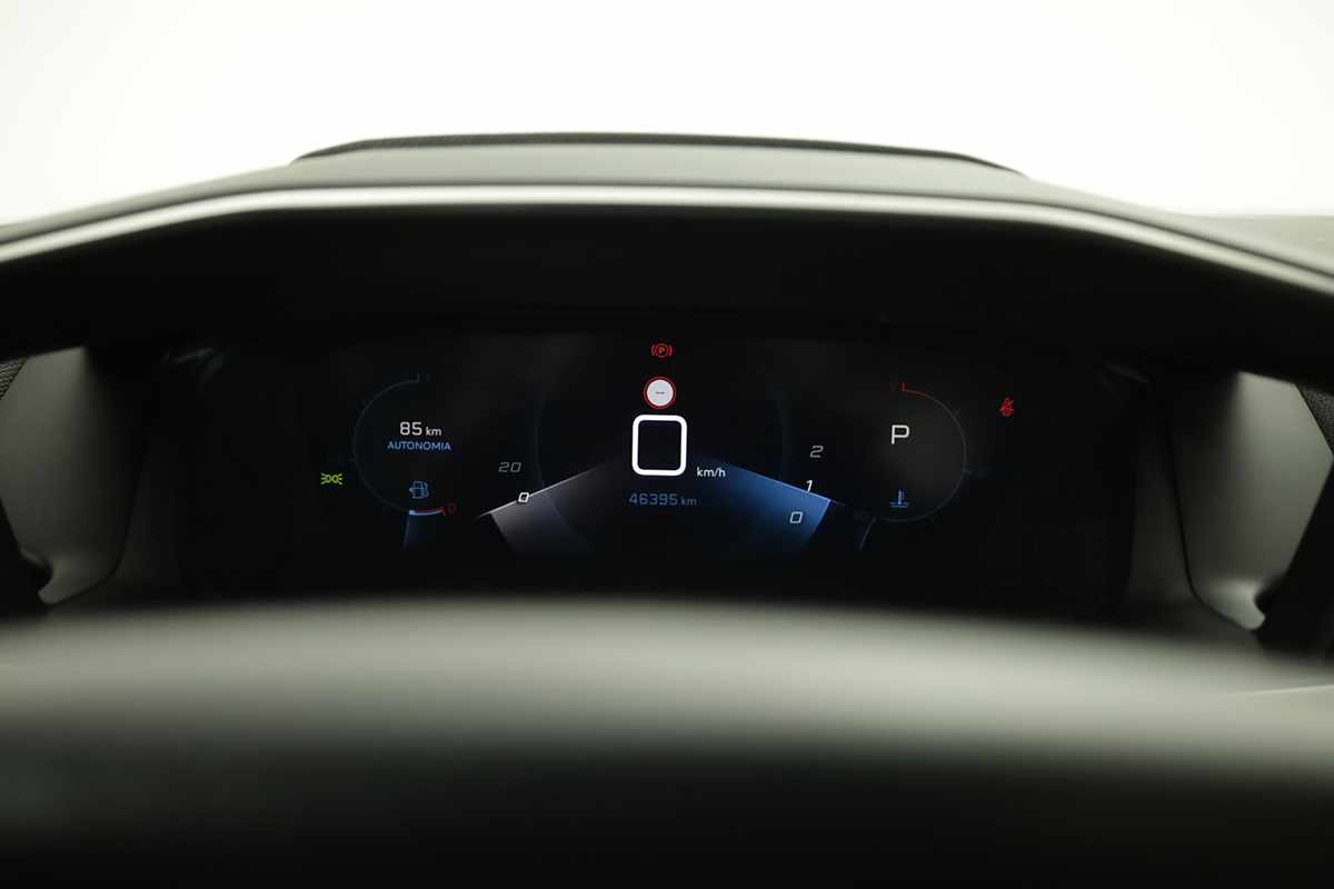 peugeot-2008-2022-diesel-1499cc
