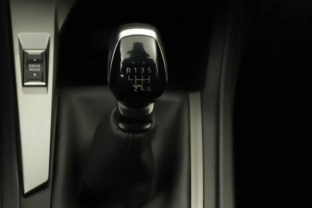 peugeot-308-2024-gasolina-1199cc