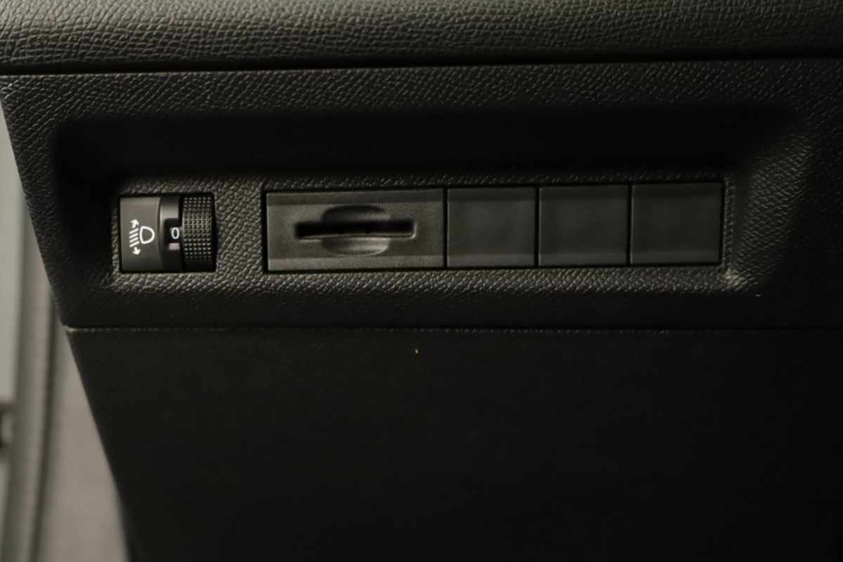 peugeot-308-2024-gasolina-1199cc