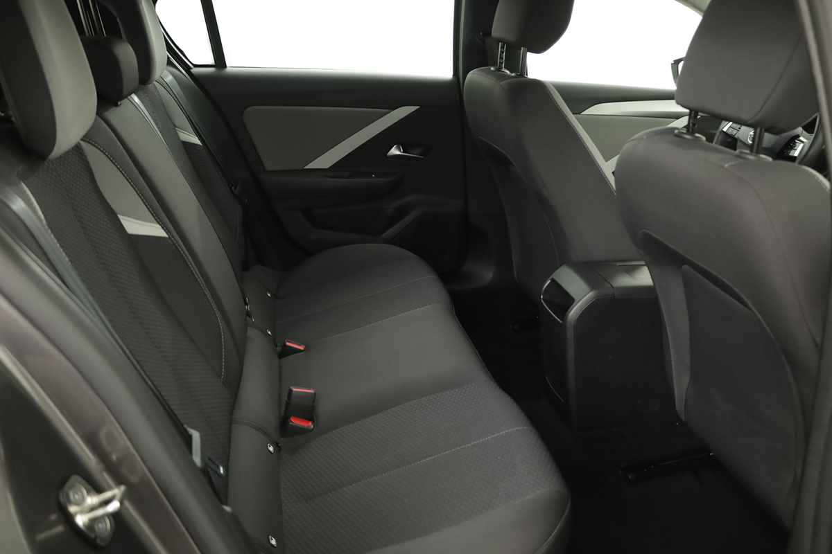 opel-astra-2023-diesel-1499cc