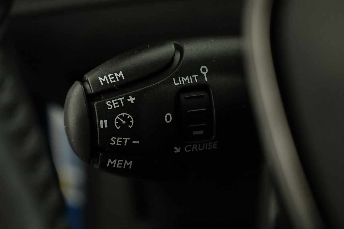 peugeot-2008-2024-gasolina-1199cc