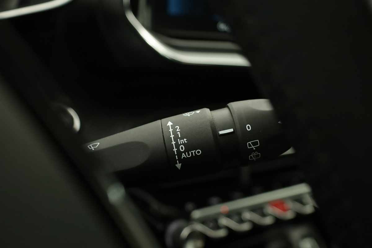 peugeot-2008-2021-diesel-1499cc