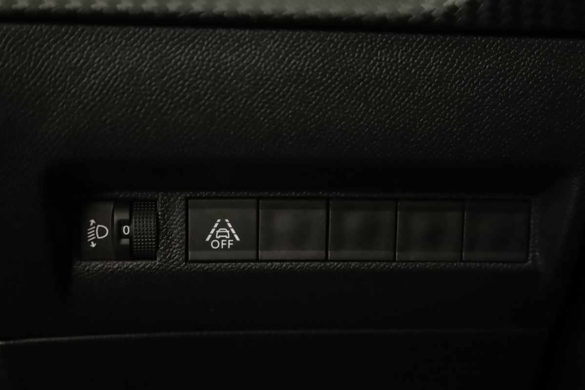 peugeot-2008-2021-diesel-1499cc