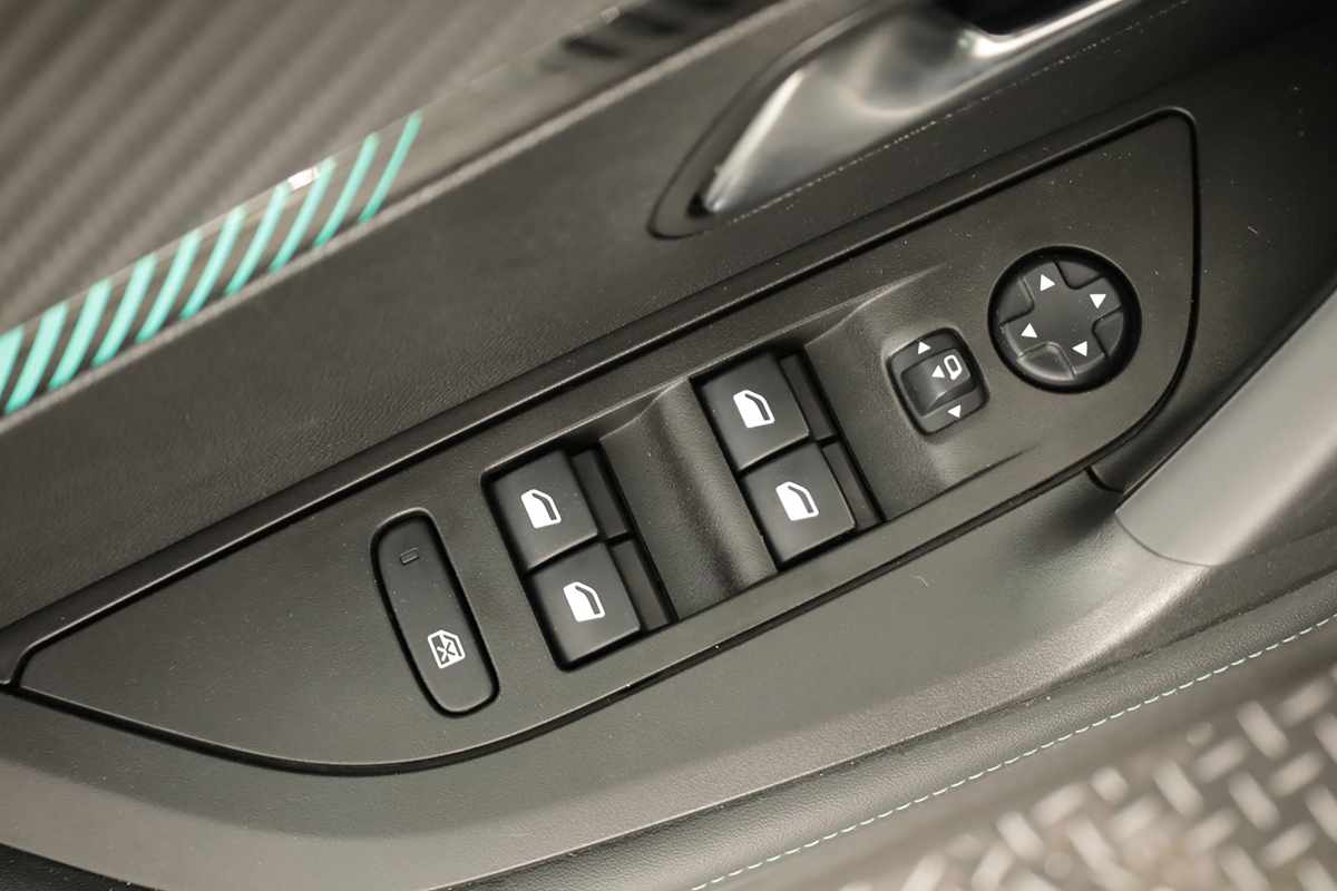peugeot-2008-2021-diesel-1499cc
